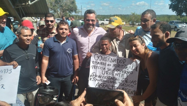 Em Cruzeiro do Sul, moradores do Miritizal reclamam a Gladson a falta de pavimentação e saneamento
